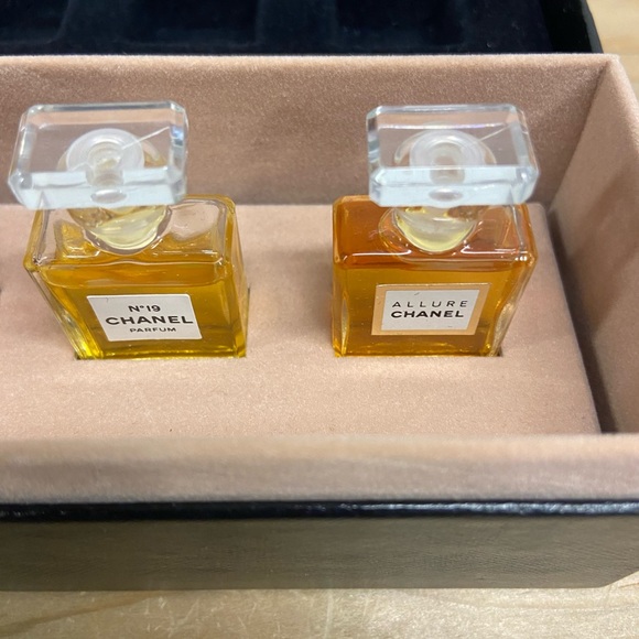 Rare Boxed Set Chanel Fragrance Wardrobe 5 Mini/Sample Size Perfumes - Picture 13 of 14